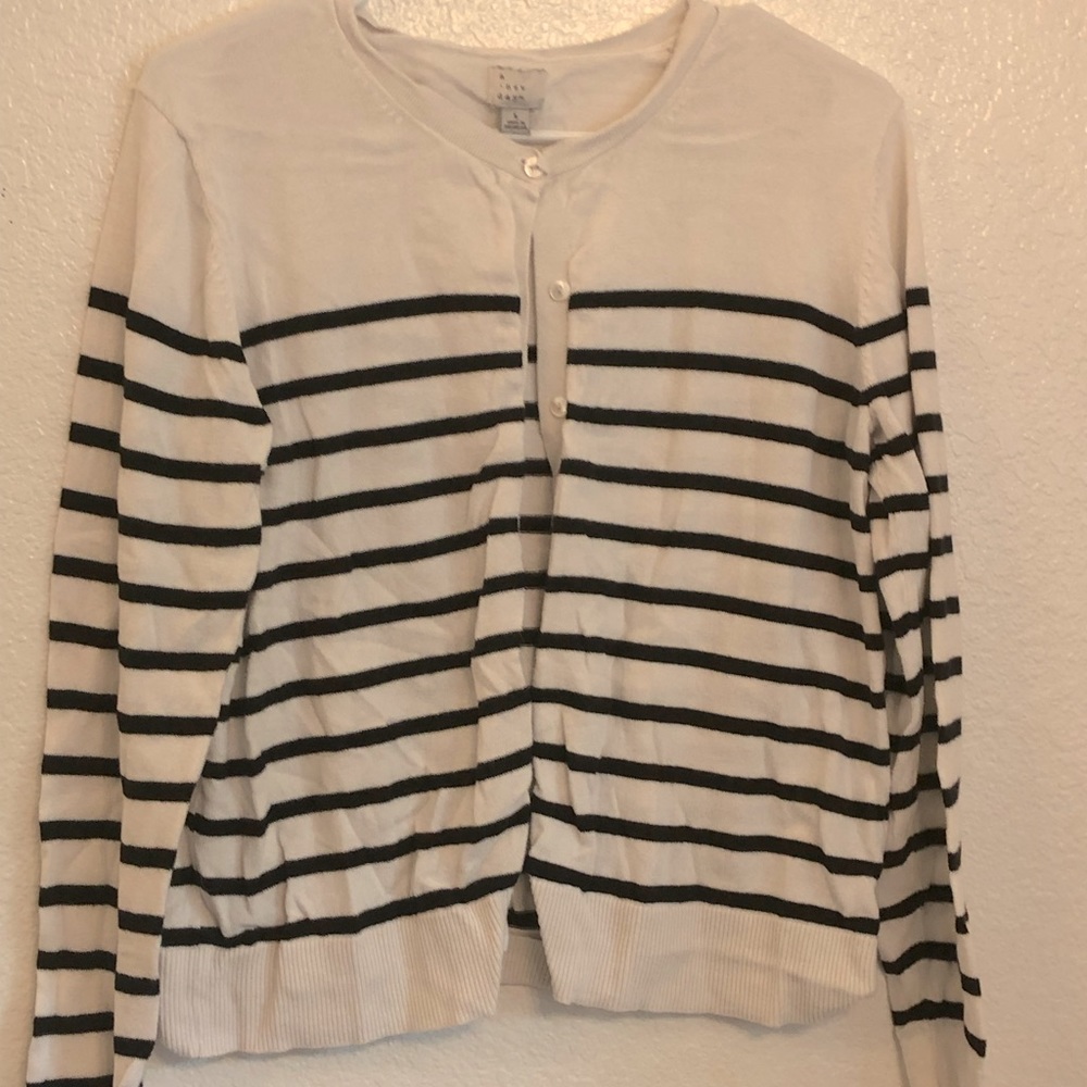 LADIES CARDIGAN